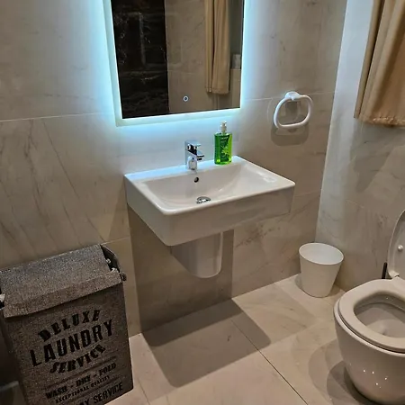 Luxury Waterfront Апартаменты Меллиеха