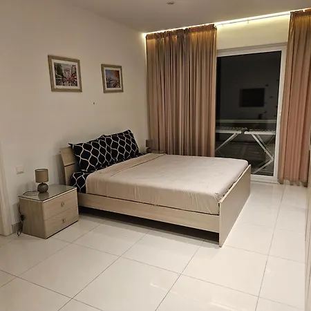 Luxury Waterfront Apartament Mellieħa